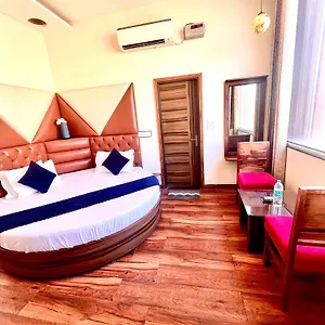 Hotel Woodcrest Chandigarh- Family - Luxurious - Unit Of Sidham Group Zirakpur