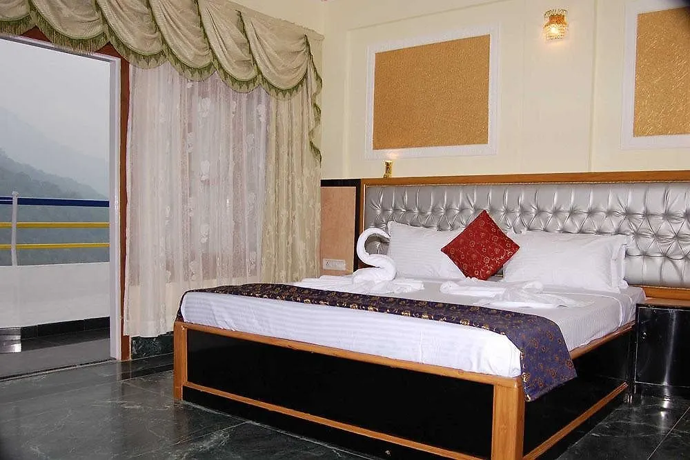 *** Hotel Blu Haze Resort Munnar India